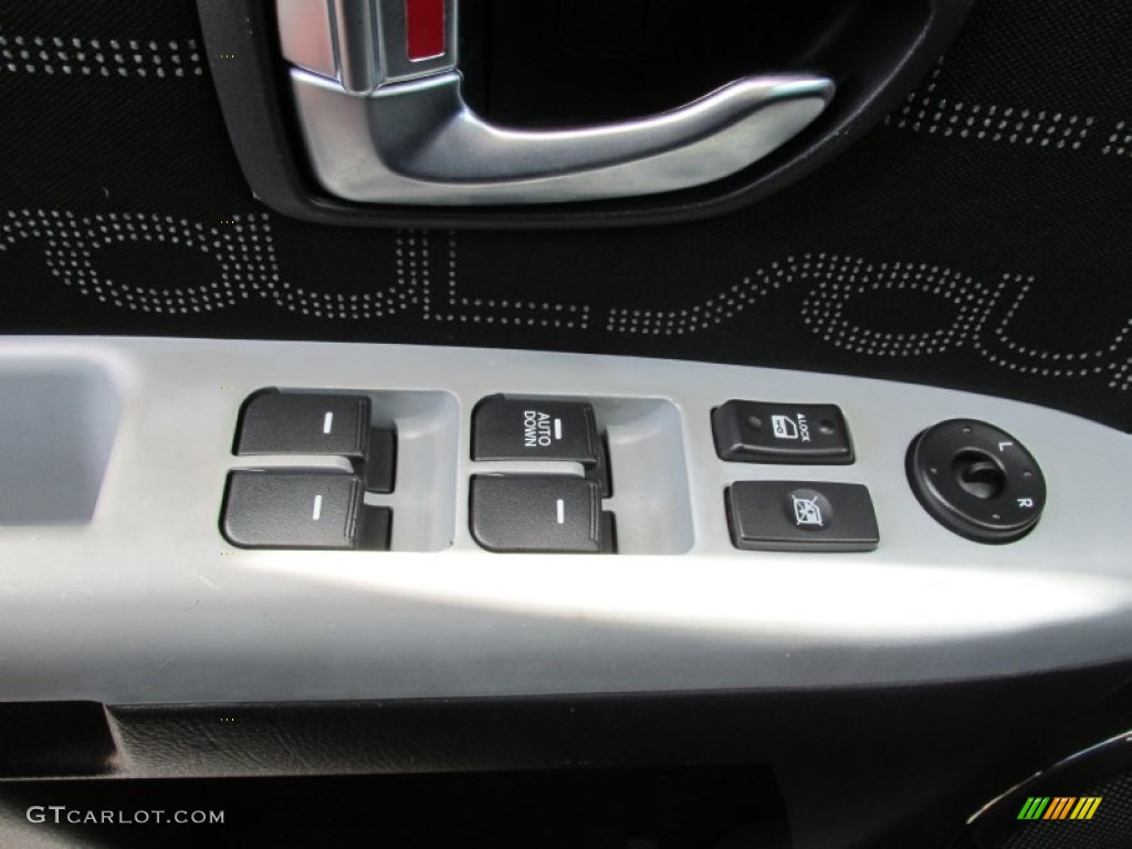 2012 Kia Soul + Controls Photos