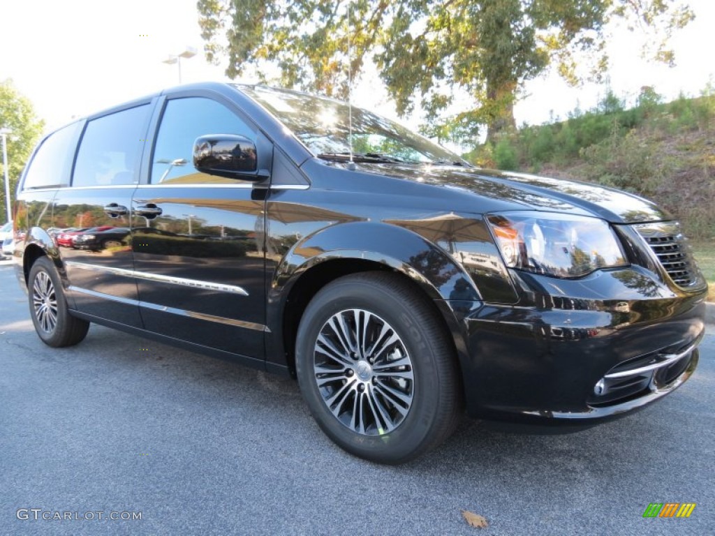 2014 Town & Country S - Brilliant Black Crystal Pearl / S Black photo #4