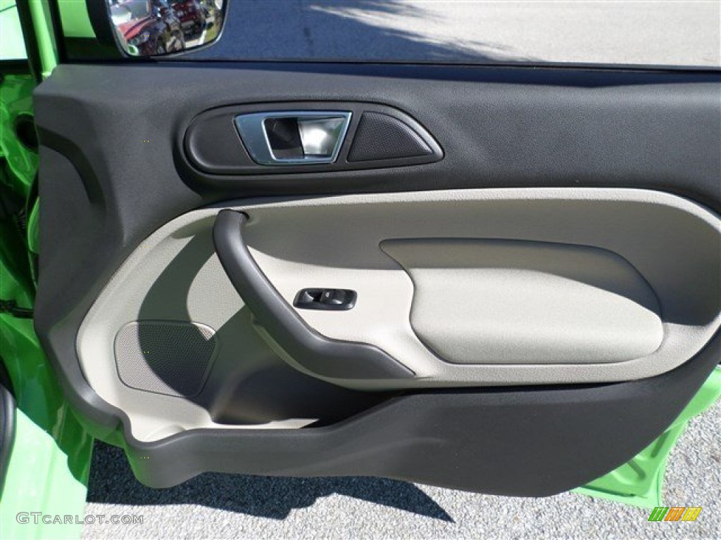 2014 Fiesta SE Sedan - Green Envy / Medium Light Stone photo #10