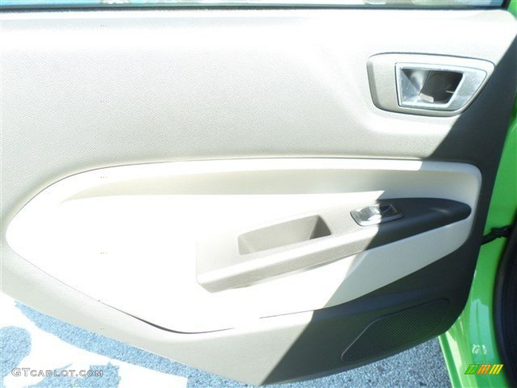 2014 Fiesta SE Sedan - Green Envy / Medium Light Stone photo #14