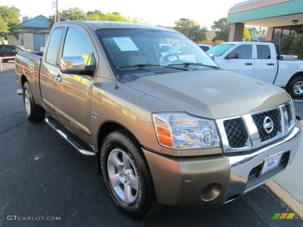 2004 Titan SE King Cab - Copper / Sand/Steel photo #1