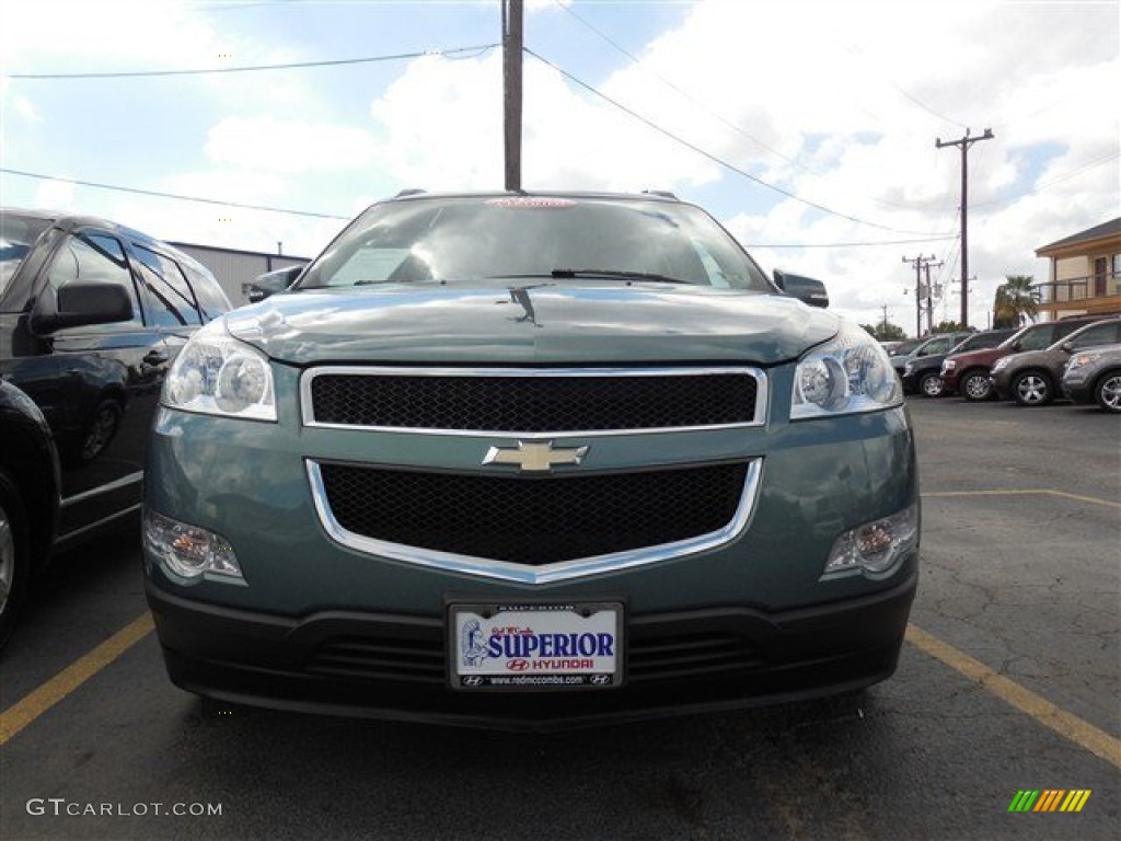 2009 Traverse LT - Silver Moss Metallic / Cashmere/Dark Gray photo #3