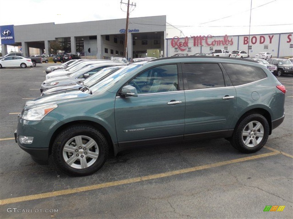 2009 Traverse LT - Silver Moss Metallic / Cashmere/Dark Gray photo #5