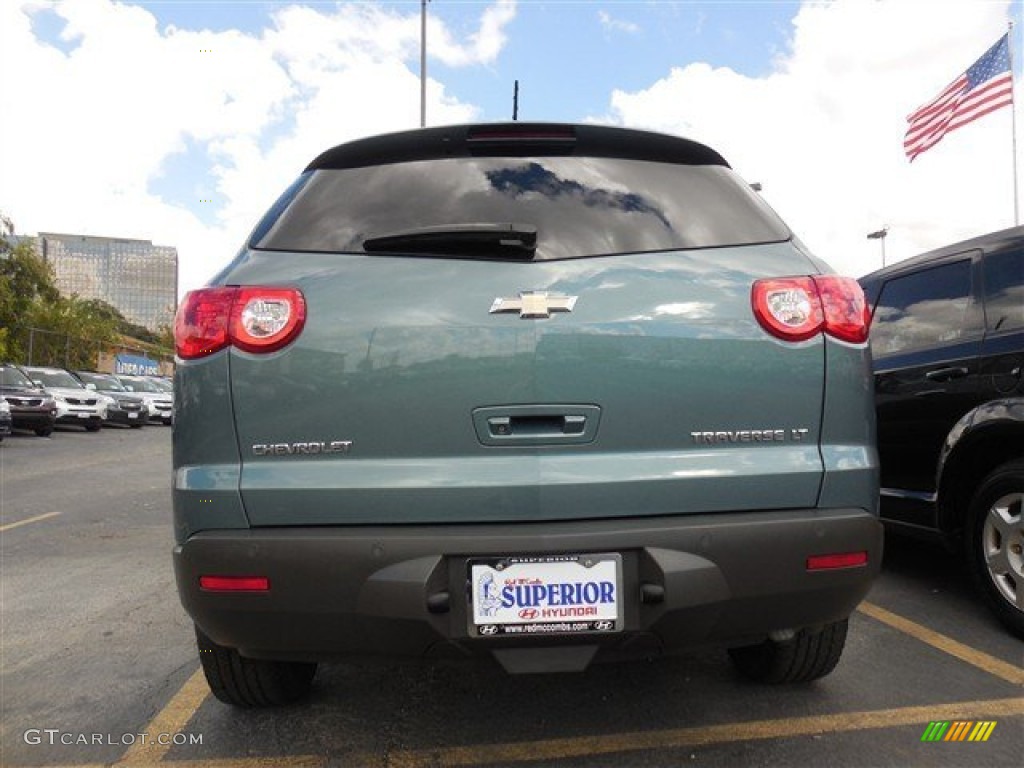 2009 Traverse LT - Silver Moss Metallic / Cashmere/Dark Gray photo #8
