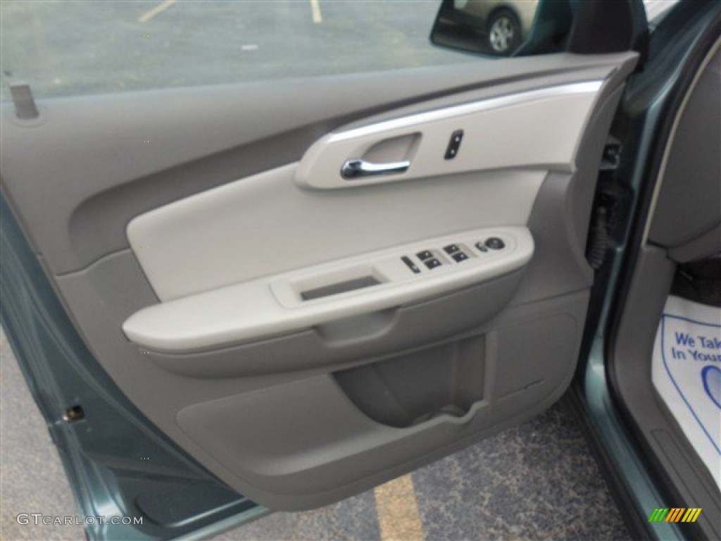 2009 Traverse LT - Silver Moss Metallic / Cashmere/Dark Gray photo #10