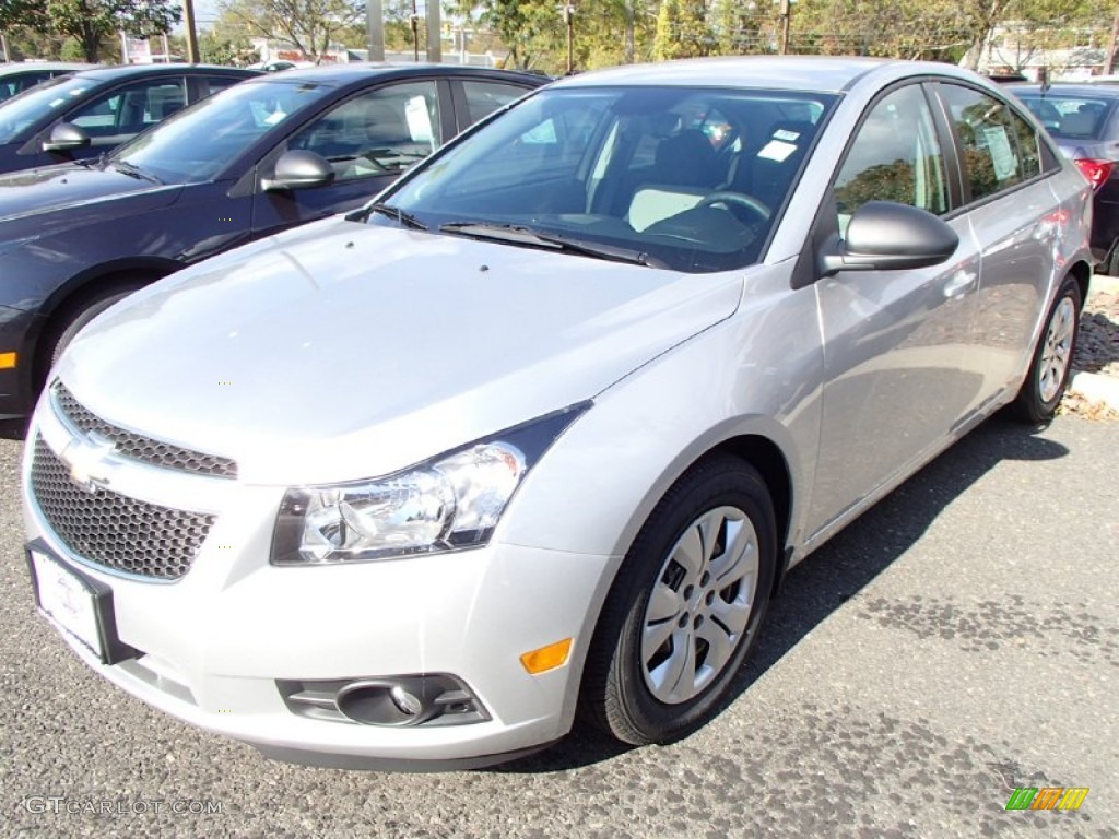 2014 Cruze LS - Silver Ice Metallic / Jet Black/Medium Titanium photo #1