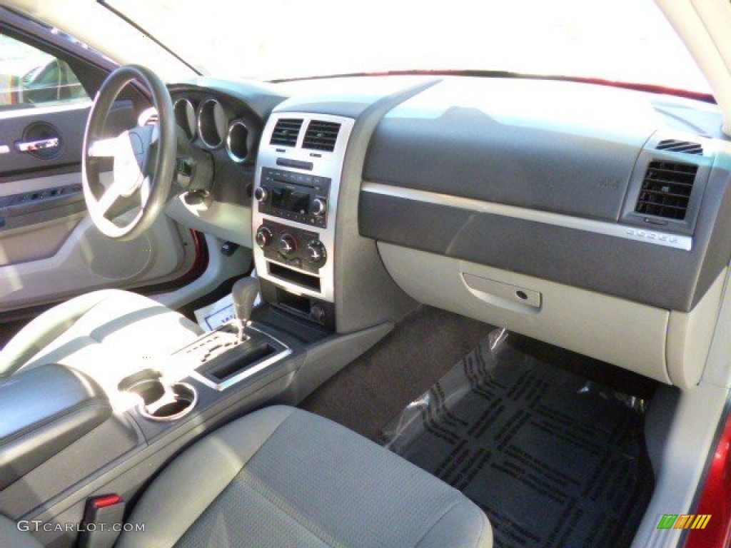 2009 Charger SE - Inferno Red Crystal Pearl / Dark Slate Gray photo #15