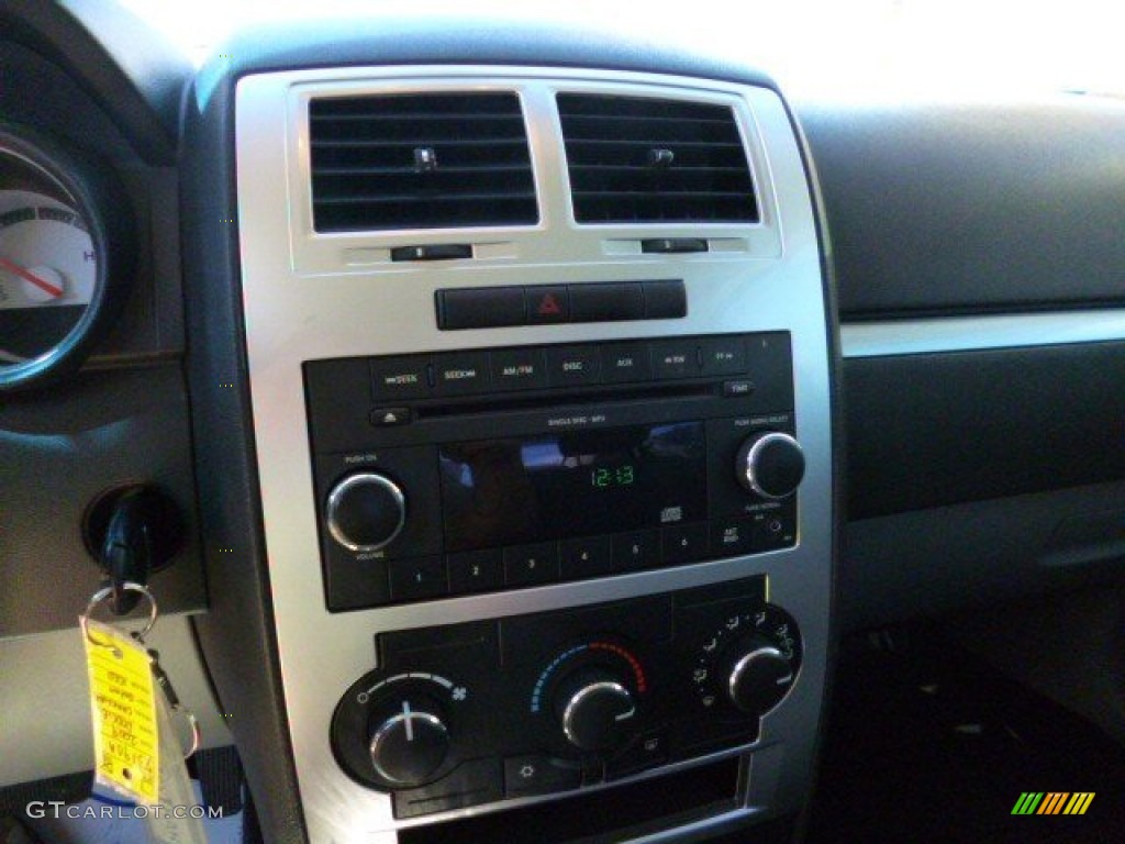 2009 Charger SE - Inferno Red Crystal Pearl / Dark Slate Gray photo #19