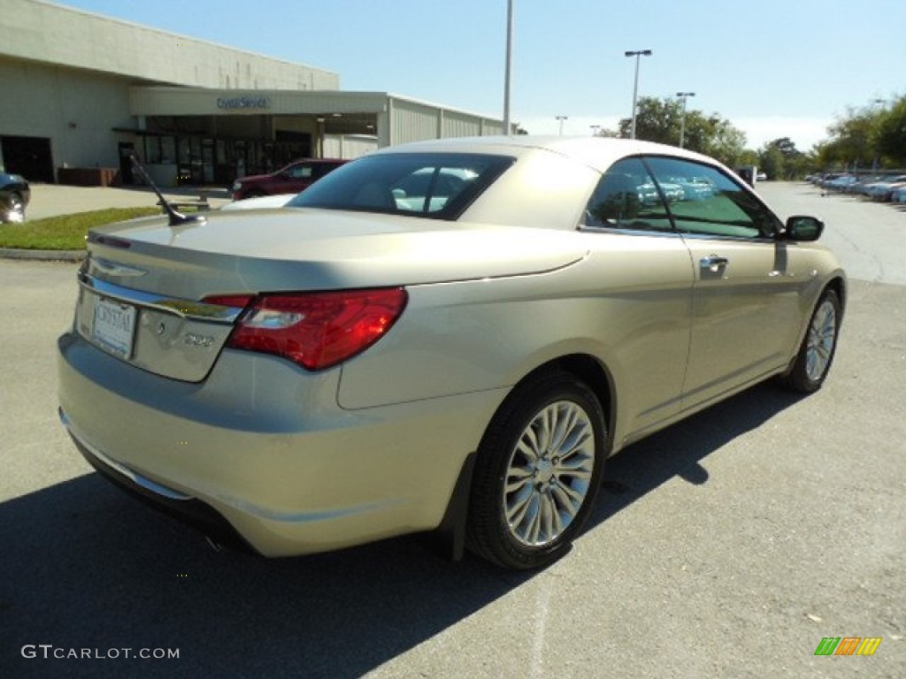 2013 200 Limited Hard Top Convertible - Cashmere Pearl / Black/Light Frost Beige photo #8