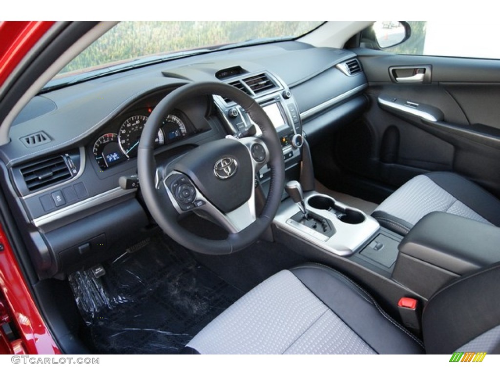 2014 Camry SE - Barcelona Red Metallic / Black/Ash photo #5