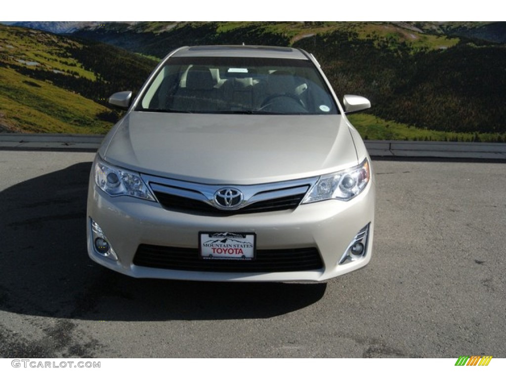 2014 Camry XLE V6 - Creme Brulee Metallic / Ivory photo #2