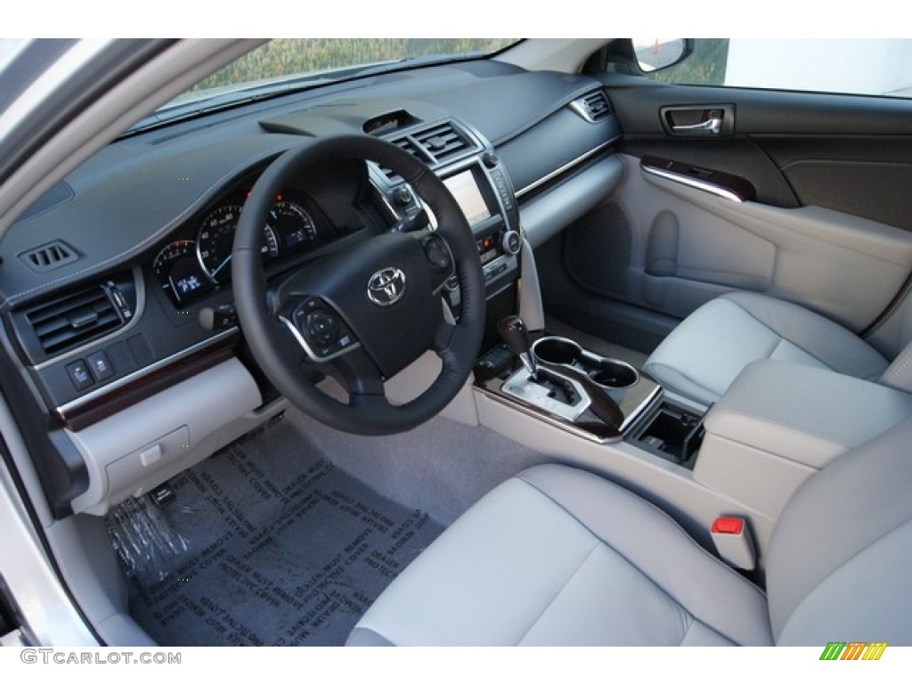 2014 Toyota Camry XLE V6 Interior Color Photos
