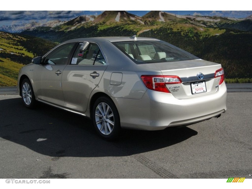 2014 Camry Hybrid XLE - Champagne Mica / Ivory photo #3