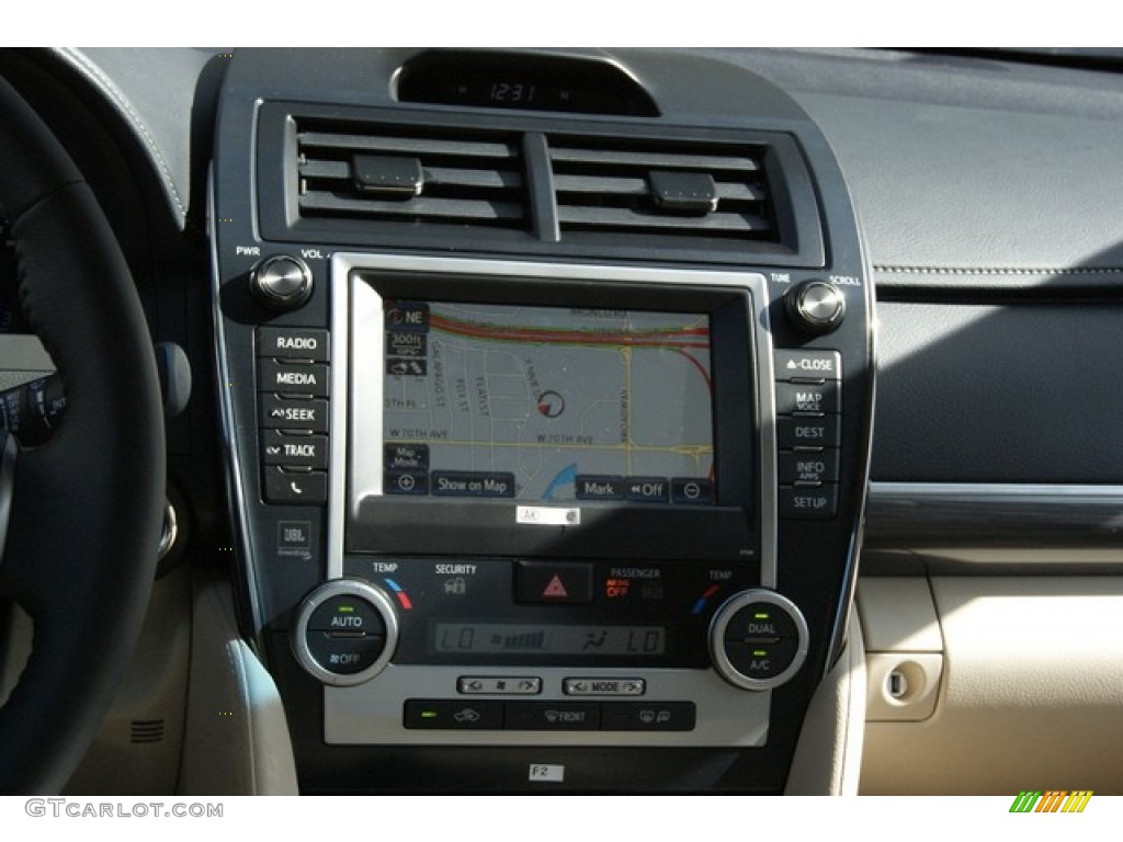 2014 Camry Hybrid XLE - Champagne Mica / Ivory photo #6