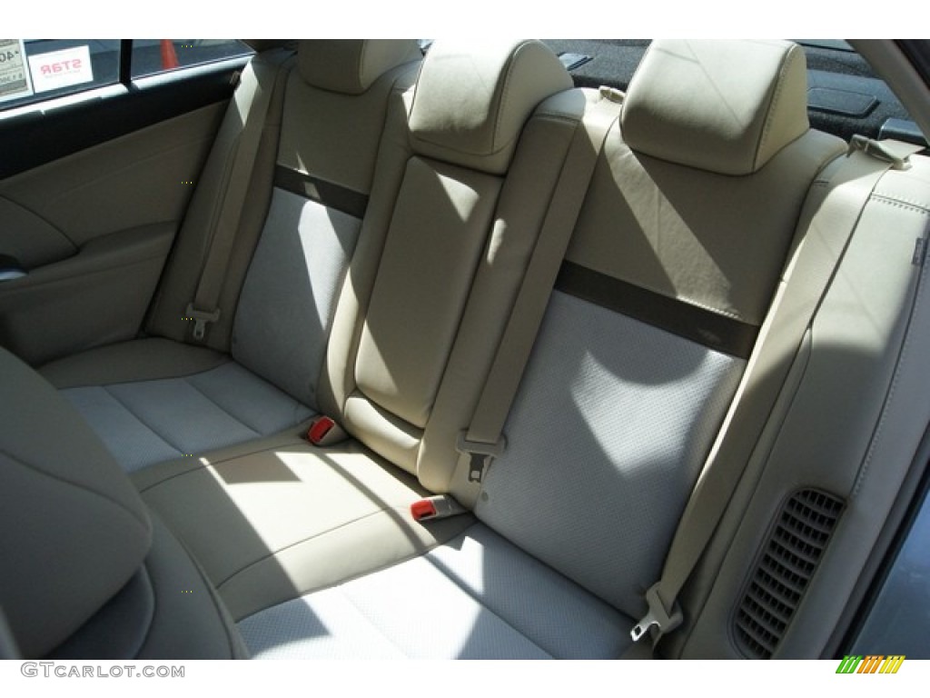 2014 Camry Hybrid XLE - Champagne Mica / Ivory photo #7