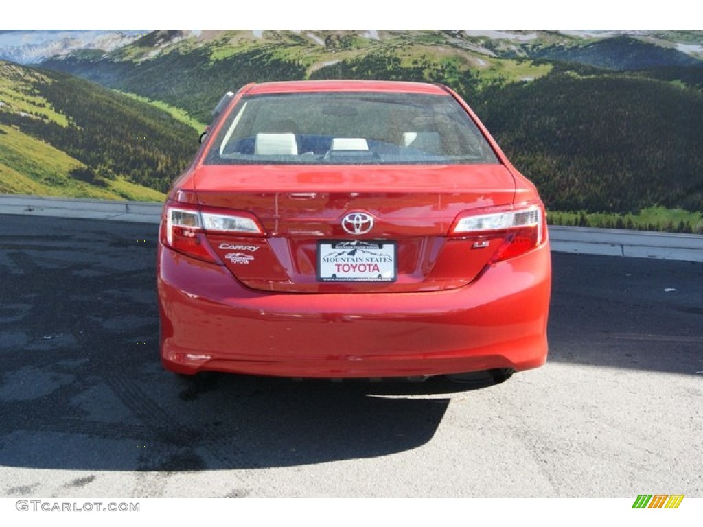 2014 Camry LE - Barcelona Red Metallic / Ivory photo #4