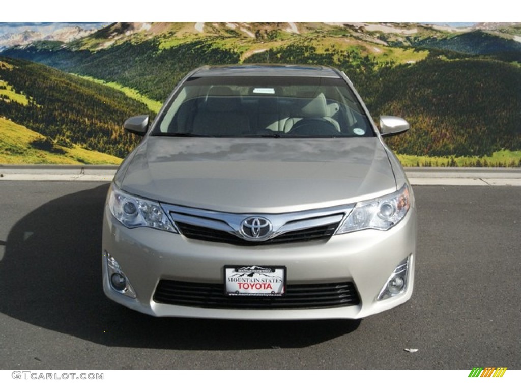 2014 Camry XLE - Champagne Mica / Ivory photo #2