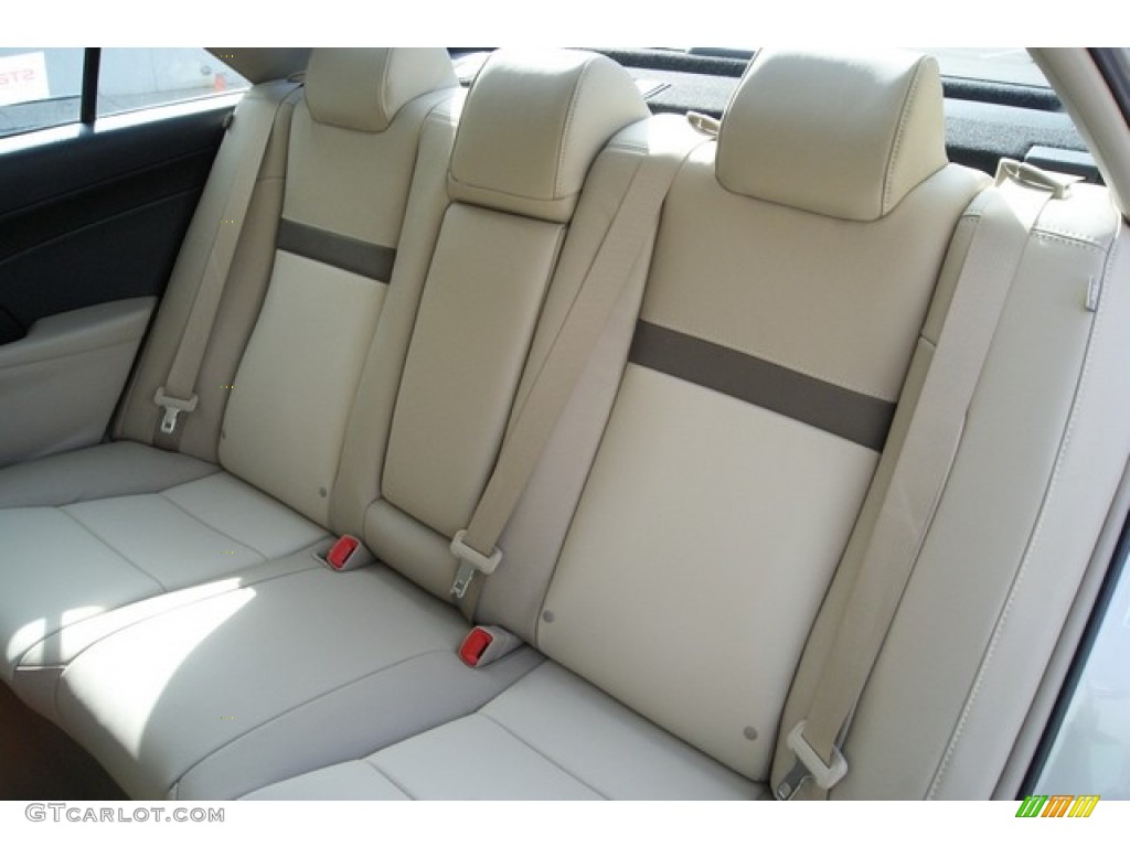 2014 Camry XLE - Champagne Mica / Ivory photo #7
