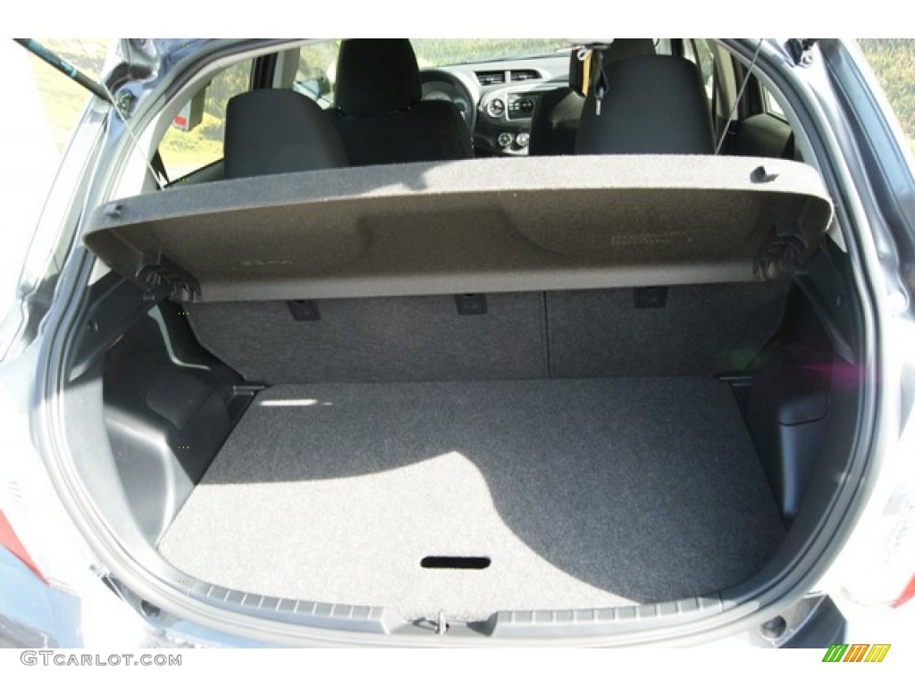 2014 Toyota Yaris SE 5 Door Trunk Photo #87296098