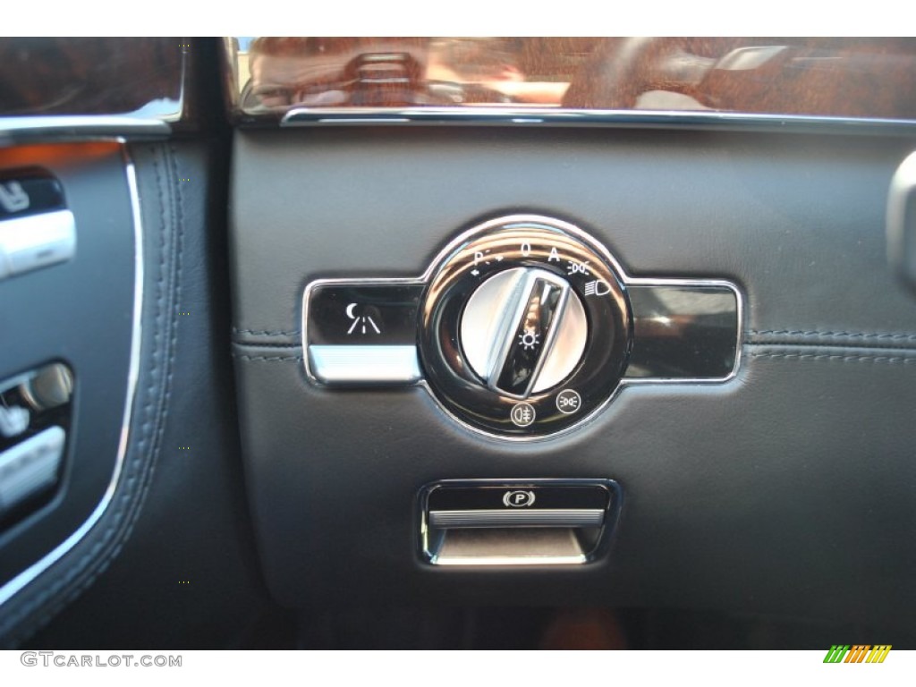 2010 Mercedes-Benz S 600 Sedan Controls Photos