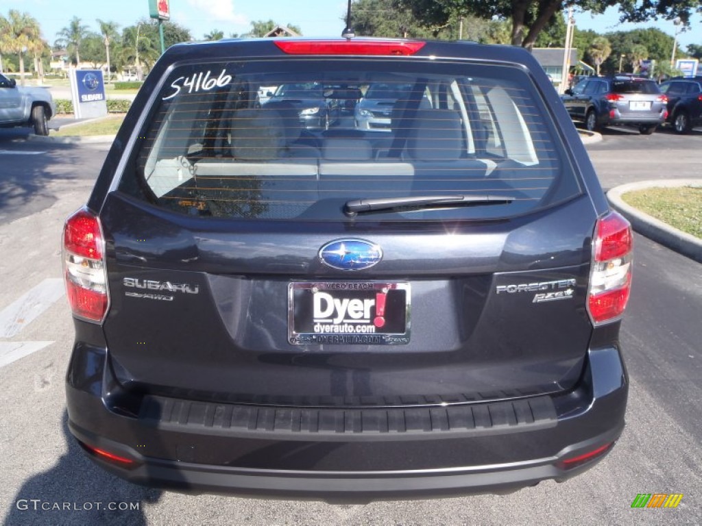 2014 Forester 2.5i - Dark Gray Metallic / Platinum photo #4