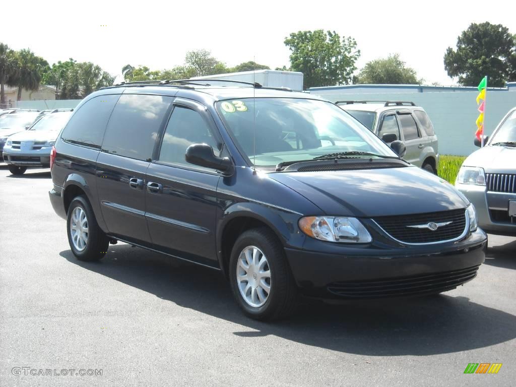 2003 Town & Country LX - Midnight Blue Pearl / Taupe photo #40