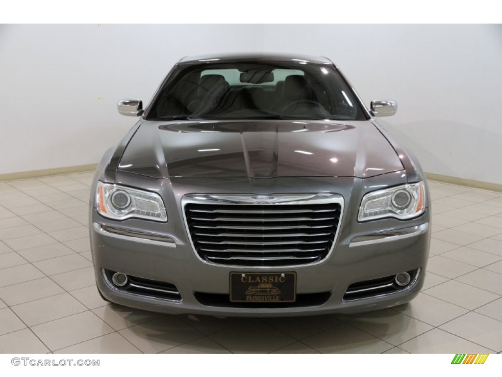2011 300 Limited - Tungsten Metallic / Black photo #2