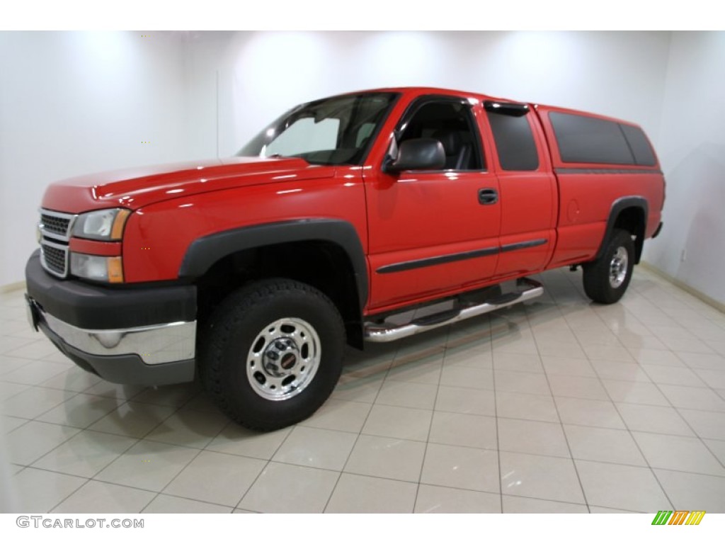 Victory Red 2005 Chevrolet Silverado 2500HD LS Extended Cab 4x4 Exterior Photo #87312529