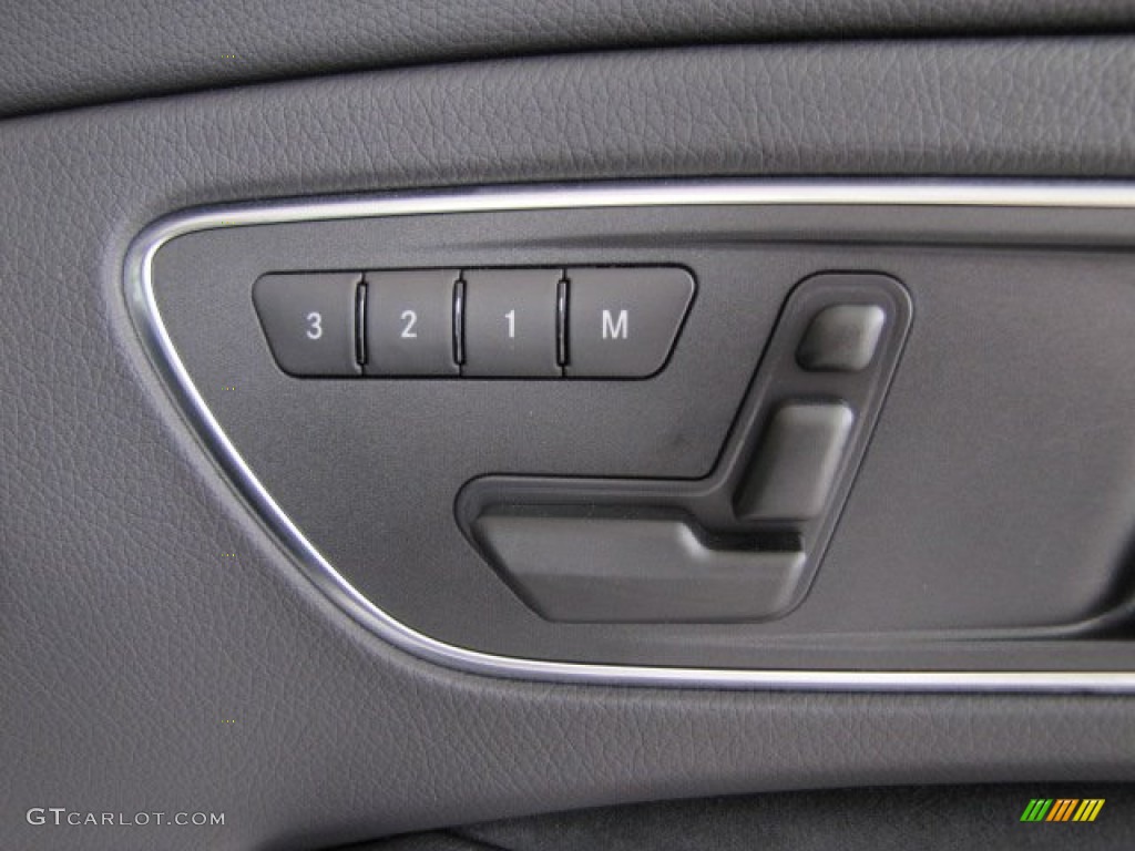 2014 Mercedes-Benz CLA Edition 1 Controls Photo #87314548