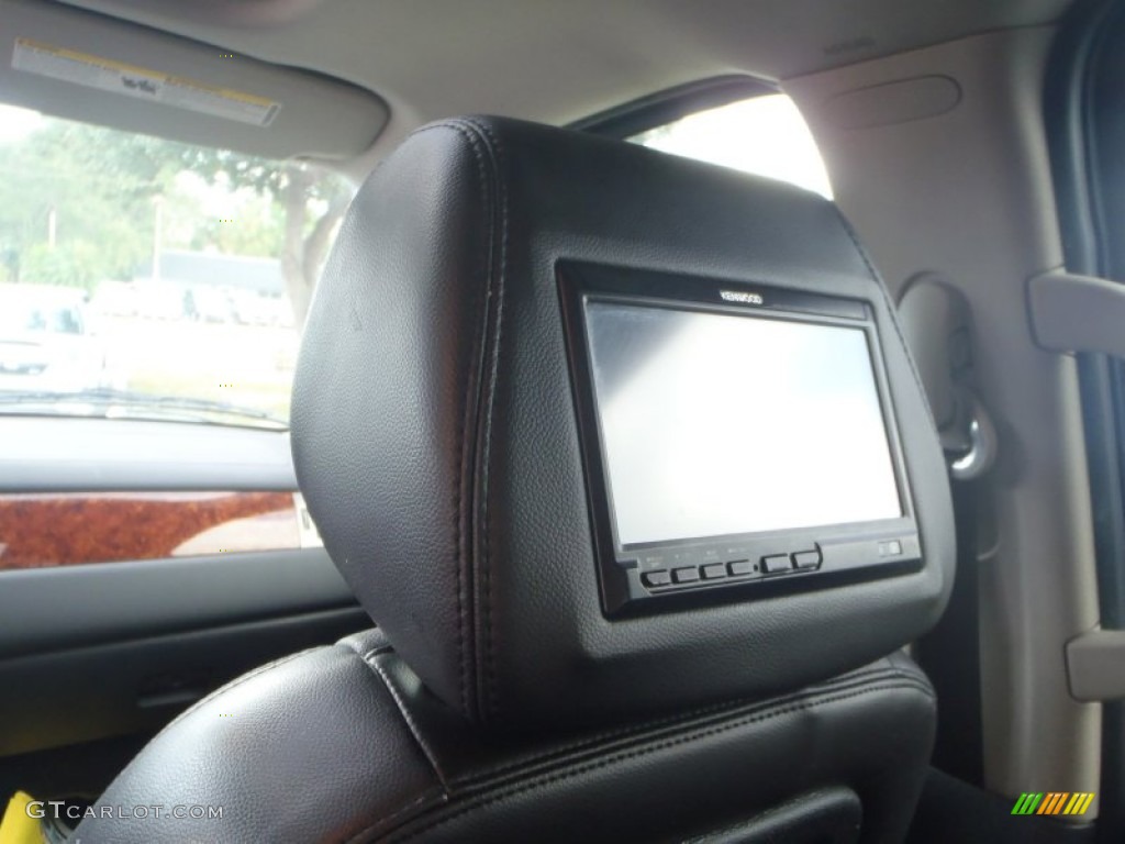 2009 Chevrolet Avalanche LTZ Entertainment System Photos