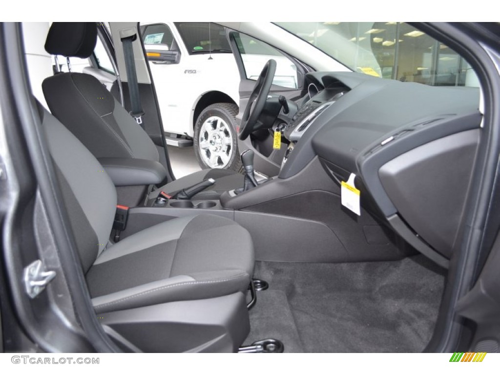 2014 Focus SE Hatchback - Sterling Gray / Charcoal Black photo #13