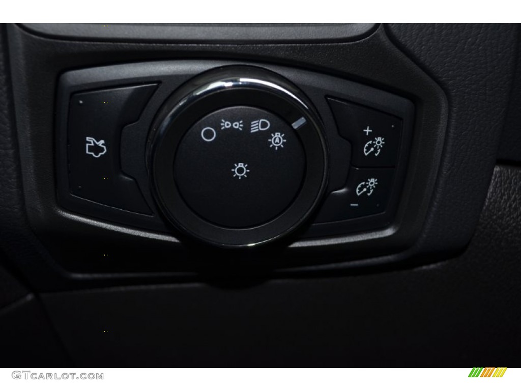 2014 Focus SE Hatchback - Sterling Gray / Charcoal Black photo #37