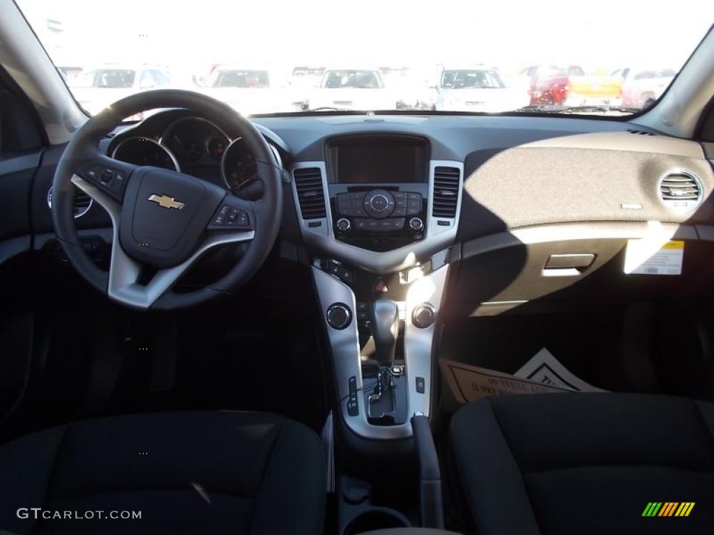 2014 Cruze Eco - Rainforest Green Metallic / Jet Black photo #9