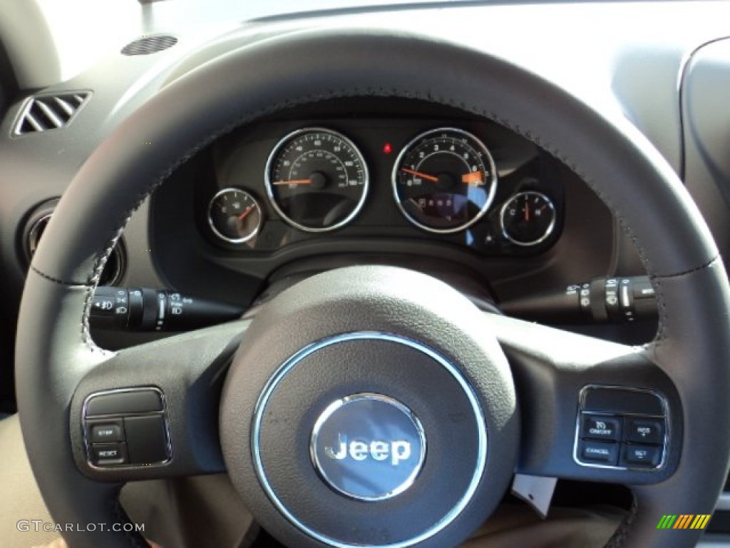 2014 Compass Latitude - Black / Dark Slate Gray photo #7