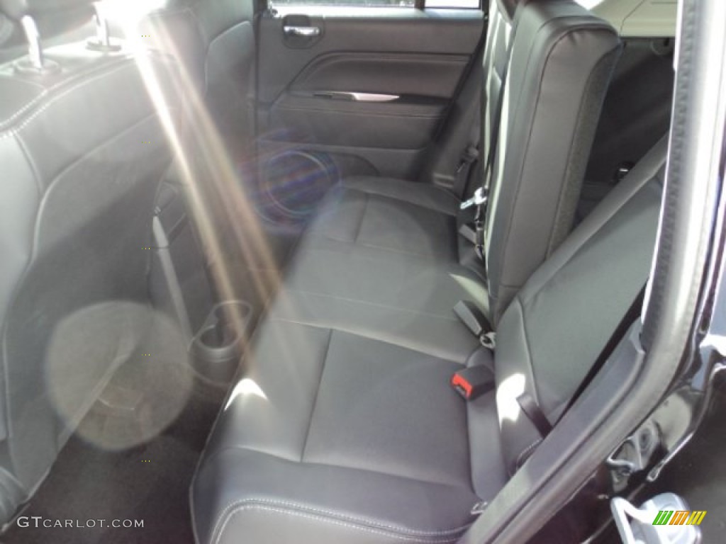 2014 Compass Latitude - Black / Dark Slate Gray photo #8