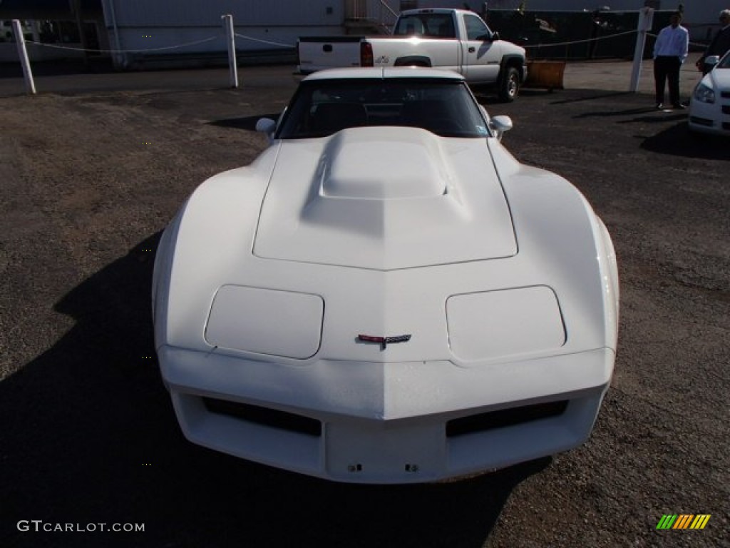 1980 Corvette Coupe - White / Claret photo #3