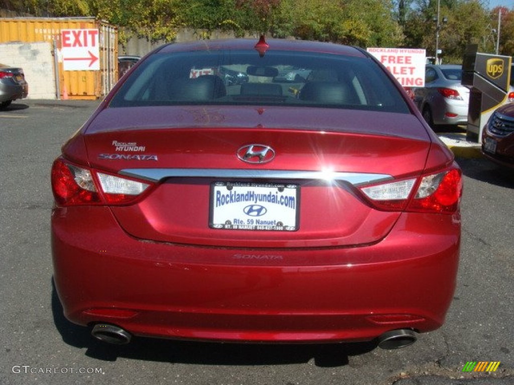 2011 Sonata SE - Venetian Red / Black photo #5