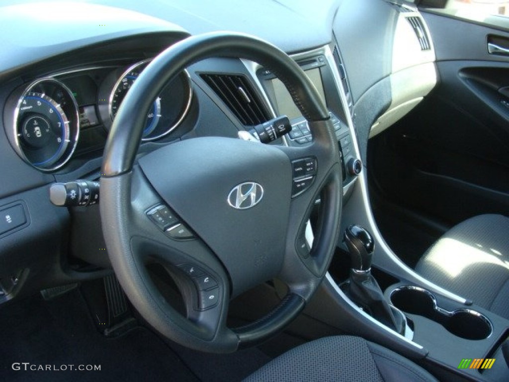 2011 Sonata SE - Venetian Red / Black photo #9