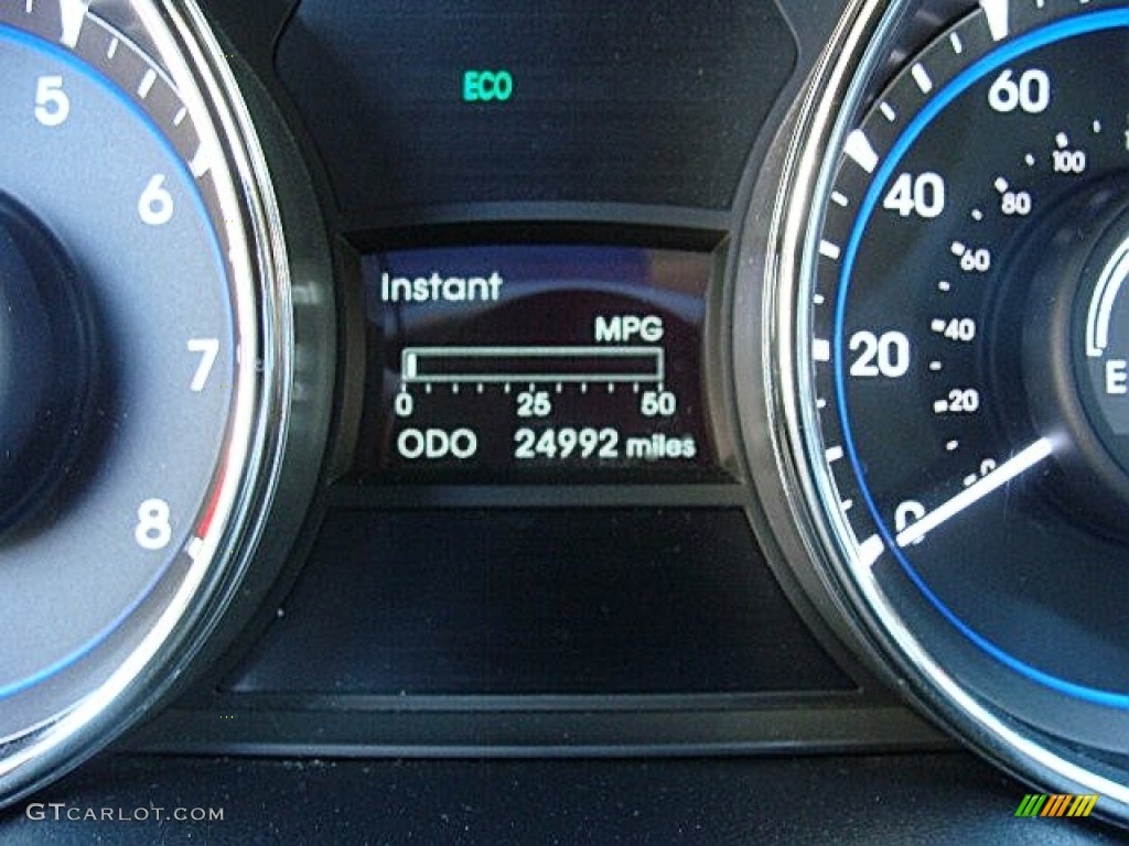 2011 Sonata SE - Venetian Red / Black photo #16