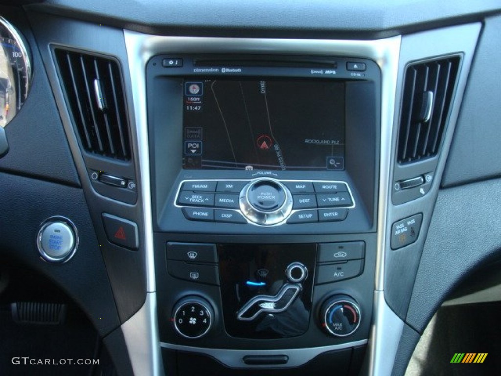 2011 Sonata SE - Venetian Red / Black photo #17