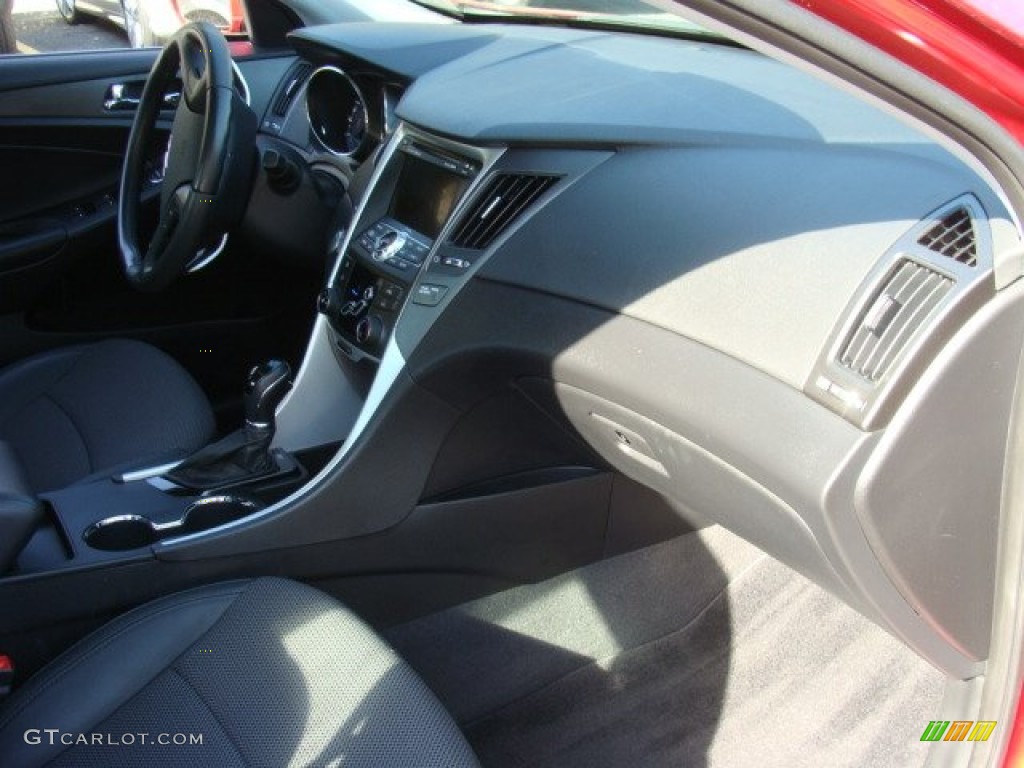 2011 Sonata SE - Venetian Red / Black photo #26