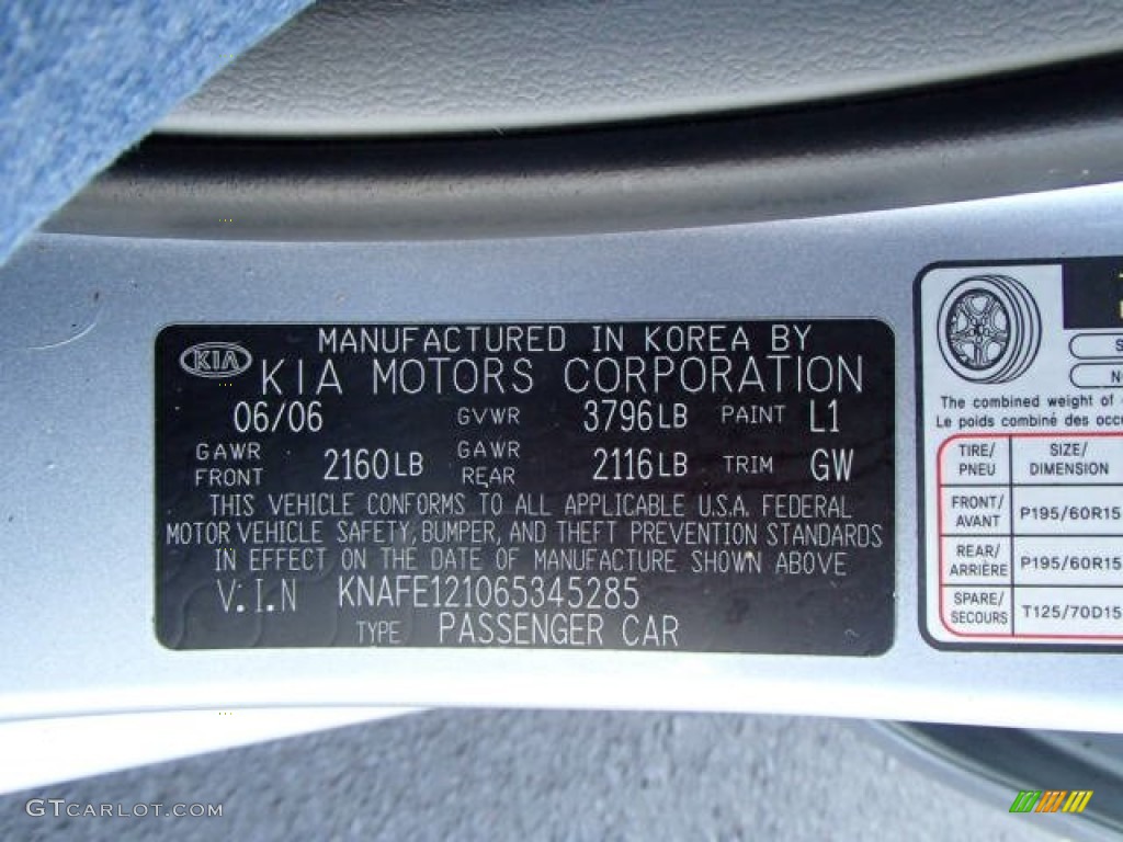 2006 Spectra EX Sedan - Ice Blue / Gray photo #20