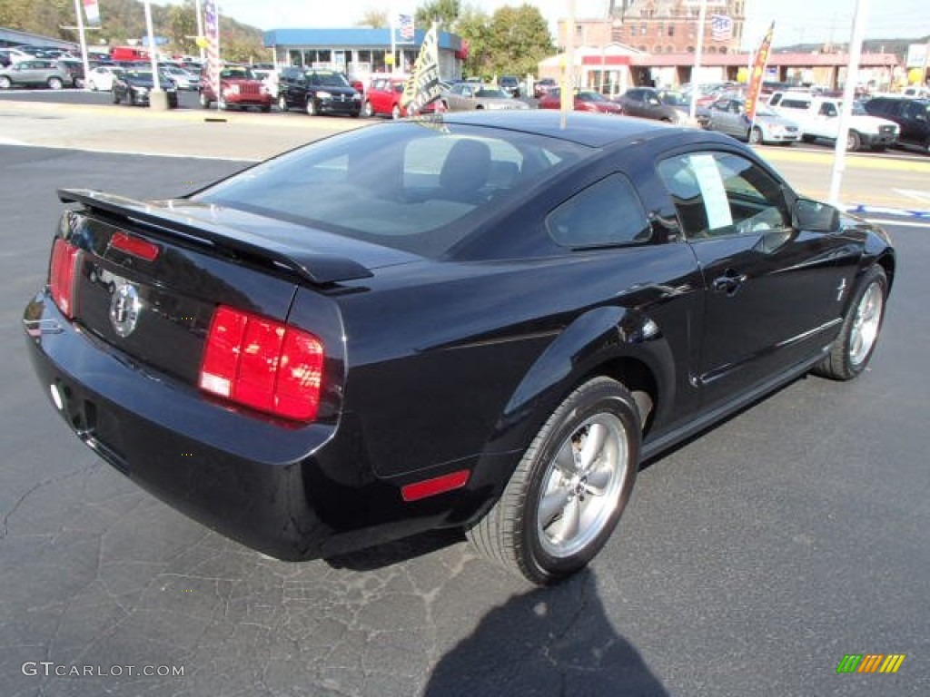 2006 Mustang V6 Premium Coupe - Black / Dark Charcoal photo #8