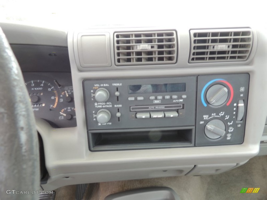 1996 Hombre S Regular Cab - Standard Red / Gray photo #16