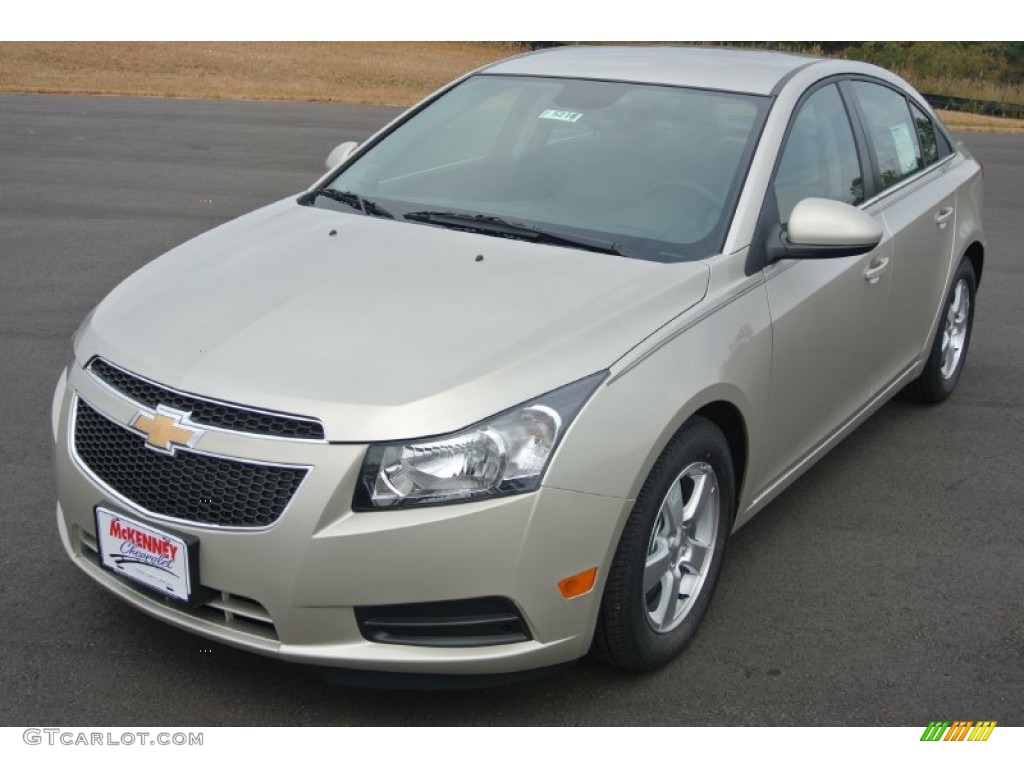 2014 Cruze LT - Champagne Silver Metallic / Medium Titanium photo #2