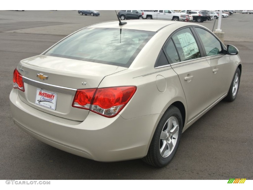 2014 Cruze LT - Champagne Silver Metallic / Medium Titanium photo #5