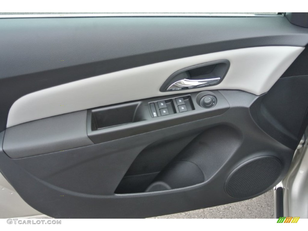 2014 Cruze LT - Champagne Silver Metallic / Medium Titanium photo #9