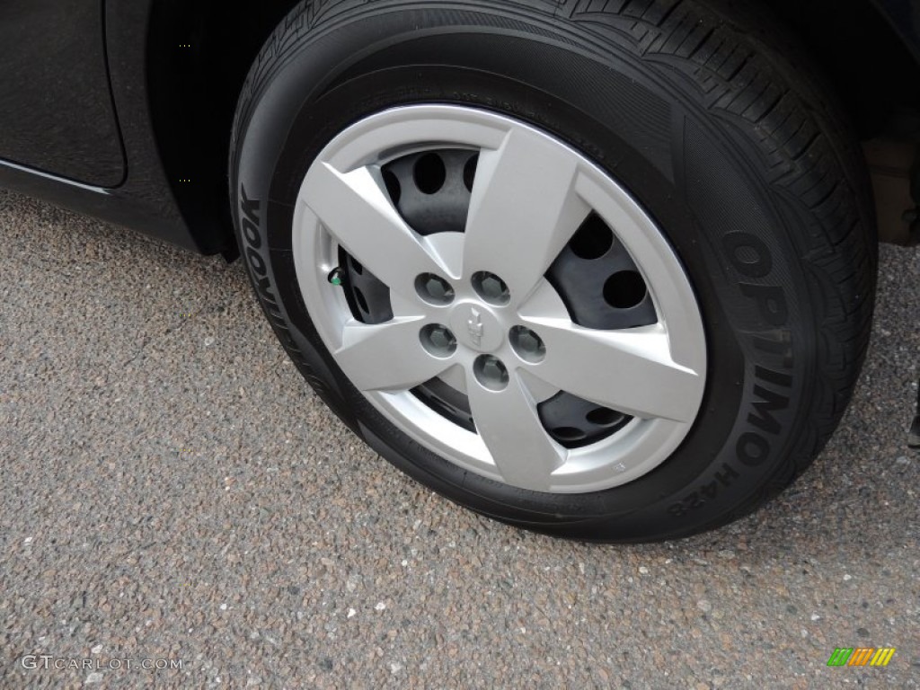 2013 Chevrolet Sonic LS Hatch Wheel Photos