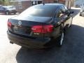 Black - Jetta SE Sedan Photo No. 2