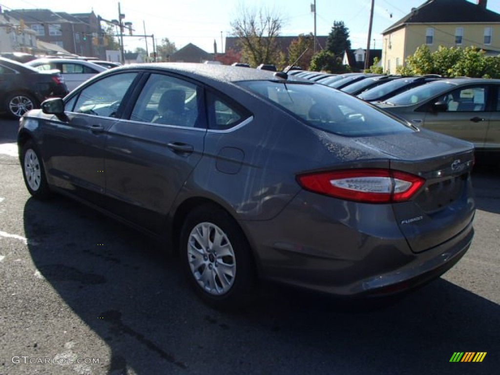 2014 Fusion S - Sterling Gray / Earth Gray photo #7